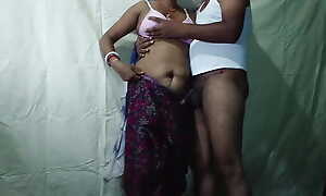 Desi bhabhi ke muh mein ghpa ghp thick cock se pela