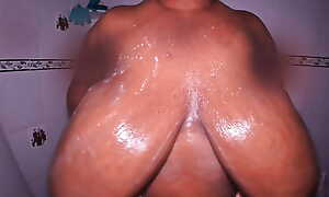 Big boob bbw take a shower