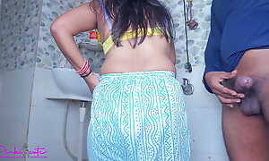 Toilet mms- Ravinadesi Chachi ne jism ki ki garmi se bhatije ka lund ka pina nikala, Bathroom sexual intercourse in hindi Audio