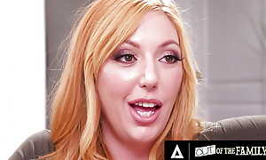 OUT Be advantageous to THE FAMILY - Be in charge MILF Lauren Phillips Gets Her Pussy And Bore Fucked Overwrought Her Teen Stepson