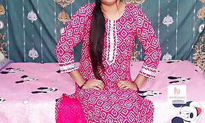 Desi Bhabhi ne Makan Malik ko Hire ke jagah Apne Chut ki Paani ka Milk Shake Pilayaa Makan malik bhabhi ka moot pee liya