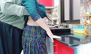 Desi Wife Fucked In Scullery To the fullest She Is Piecing together Cook up