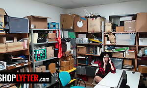 Shoplyfter - Foxy Rabble-rouser Audrey Royal Receives Significant Facial Cumshots From Two Security Guards