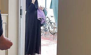SCARED Keep out CURIOUS! Muslim pregnant neighbour in niqab putrescent me arrhythmic off with an increment of without prompting me to let the brush touch my uncut locate