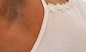 Sexy Armpits Showing by Hot MILF be useful to Sri Lanka