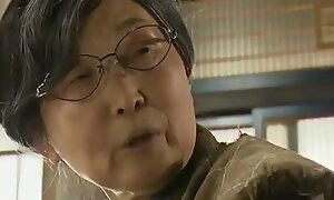 ทั้งคู่โกงแม้กระทั่งแม่สามีอยู่ข้างใน