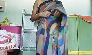 Hot college spread out in saree
