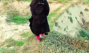 Misdesignated a beautiful girl wearing hijab from outside and had fucked.