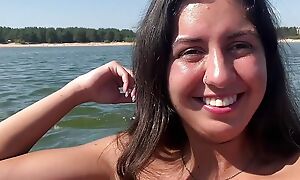 Had Sex just about a Boat Right just about the With the aid the Swimming-pool
