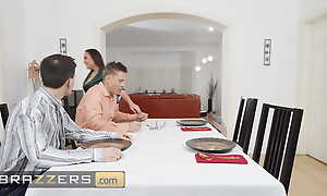 Ryan Reid Can't Hold Her Sexual Urges At Rub-down the Party & Ends Up Having A 3some With Mick & Jordi - BRAZZERS